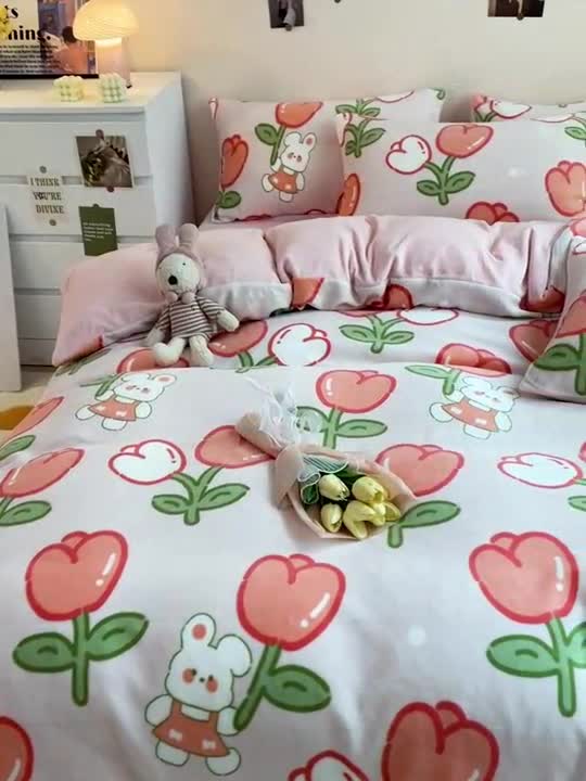 91家纺网 家纺一手货源 找家纺 西引力 2023新款加厚印花牛奶绒四件套法莱绒单被套直播幸运兔