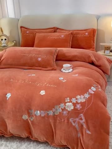 91家纺网 家纺一手货源 找家纺 畅畅家纺 2023高克重牛奶绒刺绣花四件套金貂法莱宝宝水晶雪花绒四件套 花海-桔色