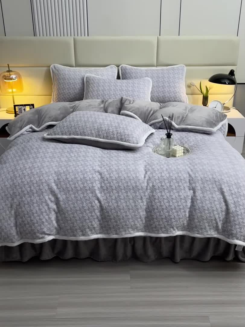 91家纺网 家纺一手货源 找家纺 畅畅家纺 2023新款A类雕花绒牛奶绒四件套 大风车-浅灰