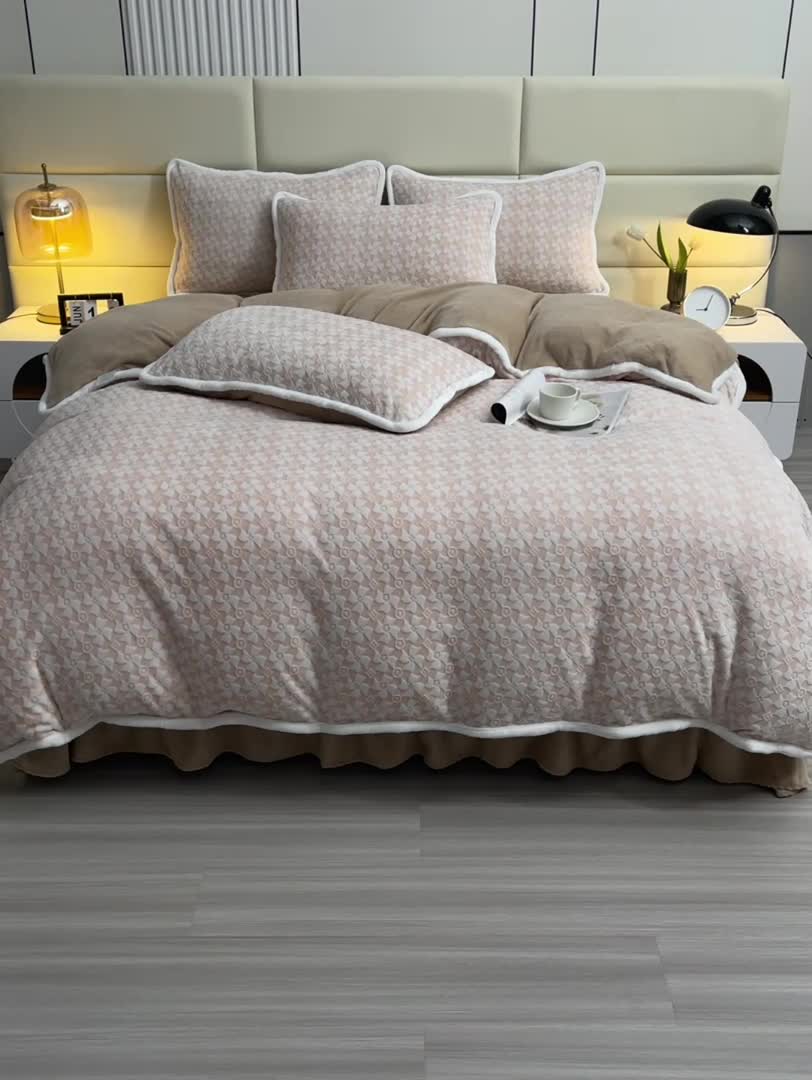 91家纺网 家纺一手货源 找家纺 畅畅家纺 2023新款A类雕花绒牛奶绒四件套 大风车-黄