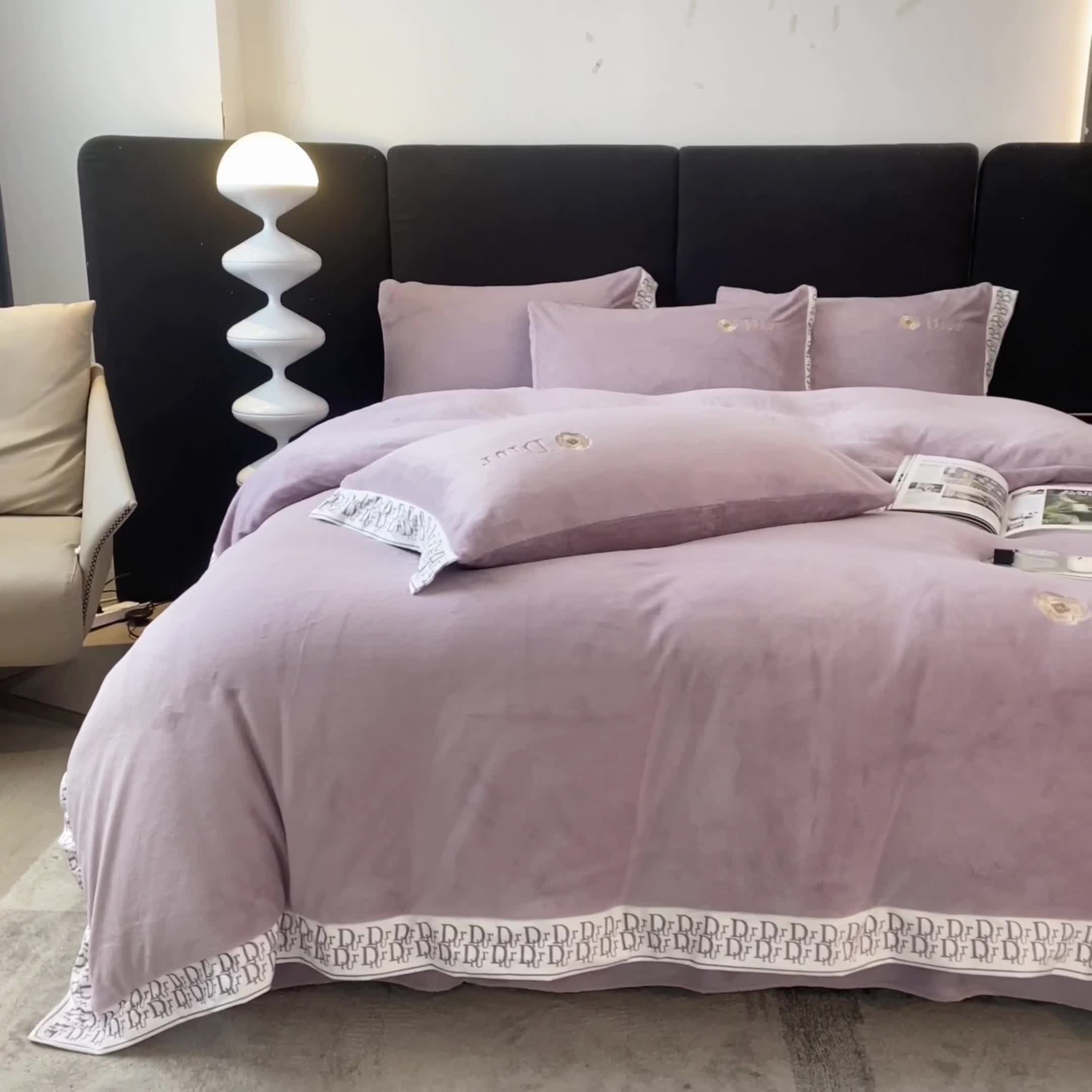 91家纺网 家纺一手货源 找家纺 露梦 2025新款高克重牛奶绒刺绣四件套-简素 （风格一）简素-香芋紫