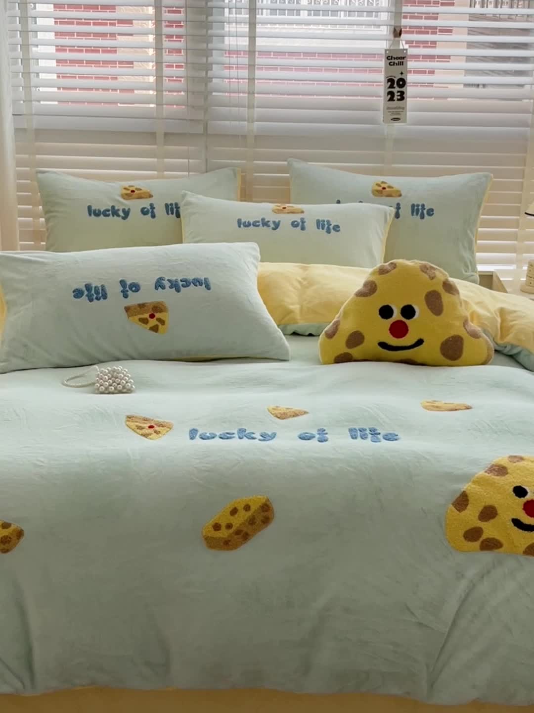 91家纺网 家纺一手货源 找家纺 娜娜 2023新款牛奶绒毛巾绣套件 海绵宝宝-繁星蓝