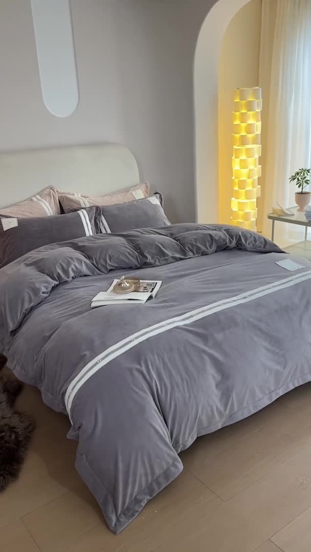 91家纺网 家纺一手货源 找家纺 摩卡 2024新款轻奢简约宝宝绒四件套 唯一-灰色