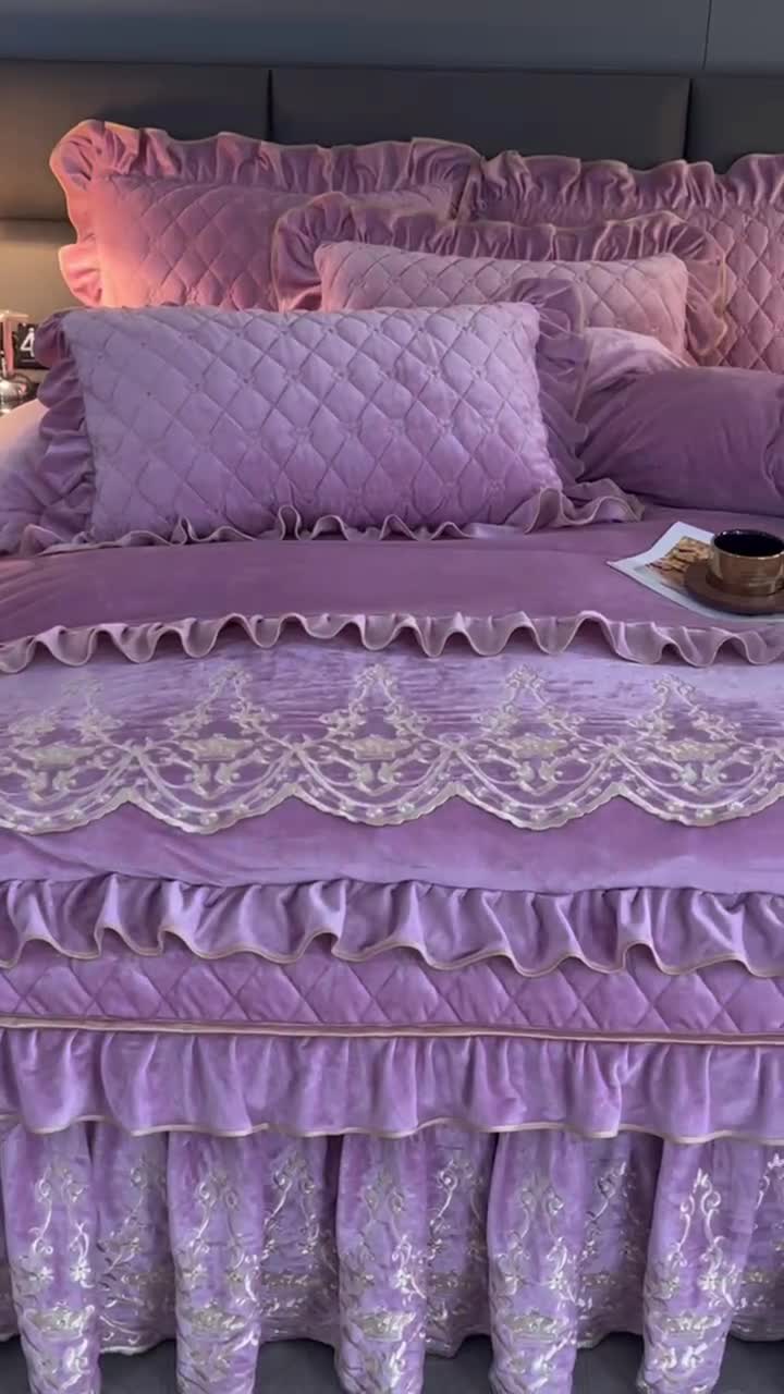 91家纺网 家纺一手货源 找家纺 罗艺轩 2024新款欧洲风情宝宝绒可拆卸夹棉床裙四件套 丁香紫