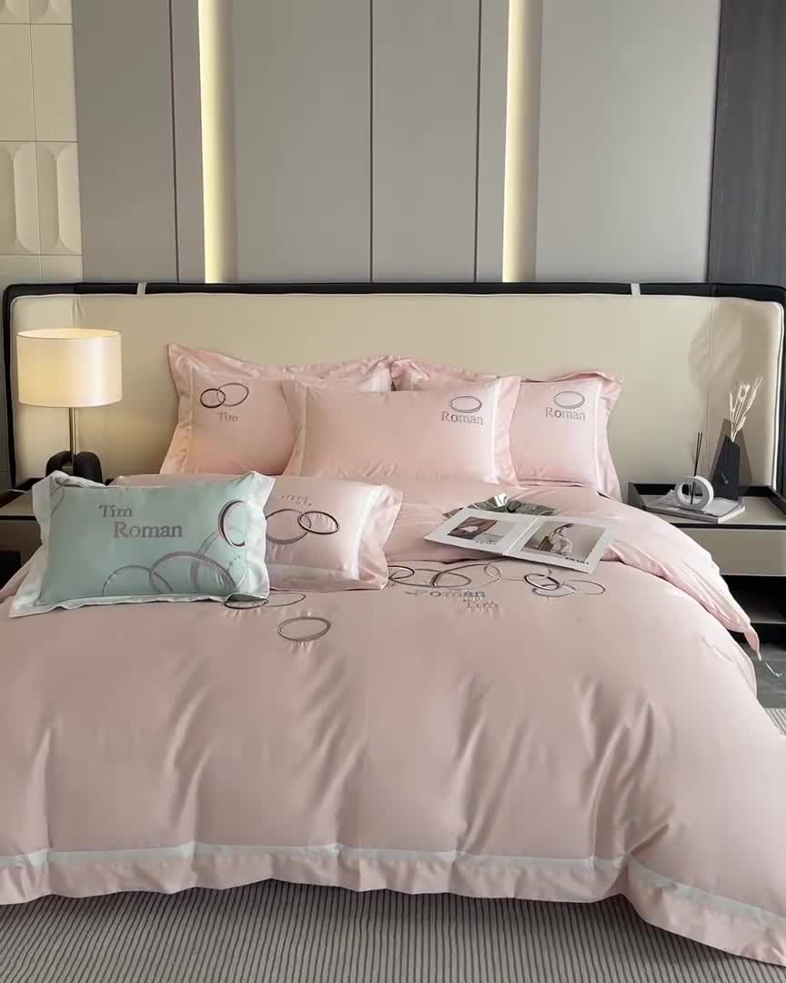 91家纺网 家纺一手货源 找家纺 魅都 2023新款100s长绒棉简约轻奢刺绣四件套-科迪亚 科迪亚-樱花粉