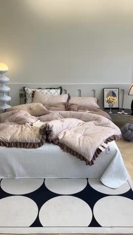 91家纺网 家纺一手货源 找家纺 安莱生活 2023秋冬新品有氧双层纱法式一体蚕丝被抗菌被 缪斯花园