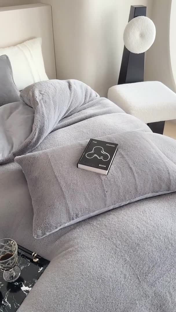 91家纺网 家纺一手货源 找家纺 萝莉家纺 2023新款ins小清新兔兔绒牛奶绒四件套 兔绒灰