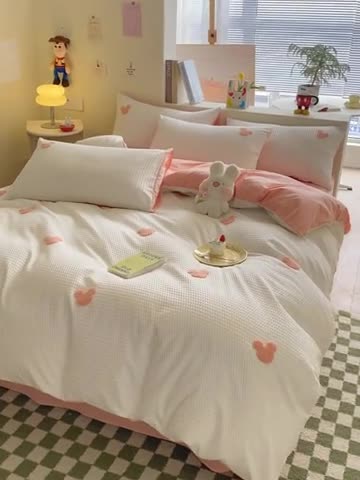 91家纺网 家纺一手货源 找家纺 眠帛家居 2024新款华夫格迪士尼米奇毛巾绣系列 米奇粉