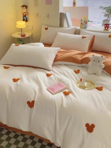 91家纺网 家纺一手货源 找家纺 眠帛家居 2024新款华夫格迪士尼米奇毛巾绣系列 米奇焦糖