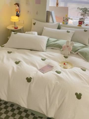 91家纺网 家纺一手货源 找家纺 眠帛家居 2024新款华夫格迪士尼米奇毛巾绣系列 米奇绿