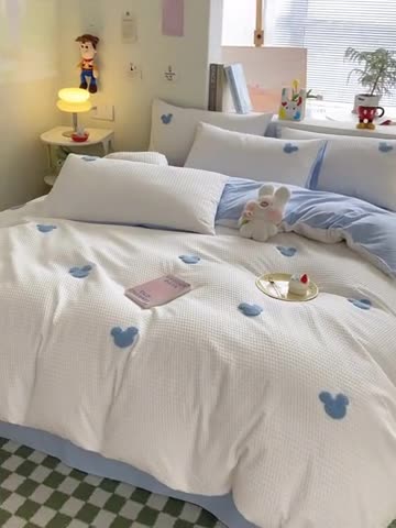 91家纺网 家纺一手货源 找家纺 眠帛家居 2024新款华夫格迪士尼米奇毛巾绣系列 米奇天空蓝