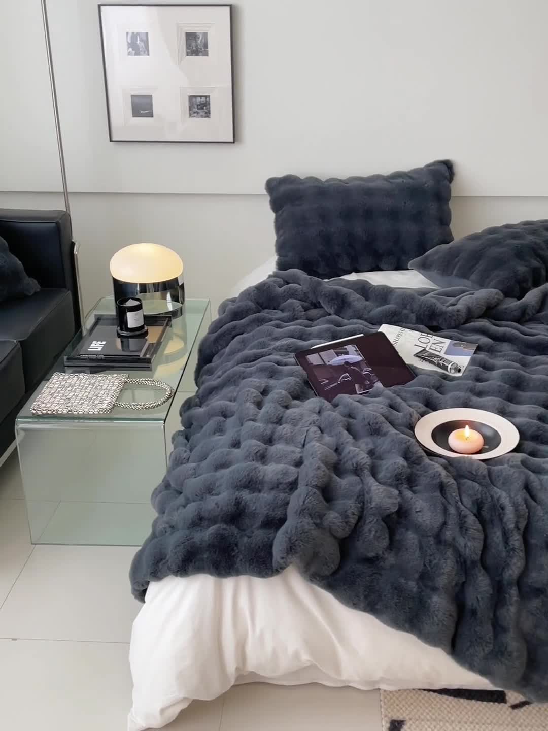 91家纺网 家纺一手货源 找家纺 潘朵拉 2023新款550g兔兔绒被套毯 兔兔绒被套毯黑灰