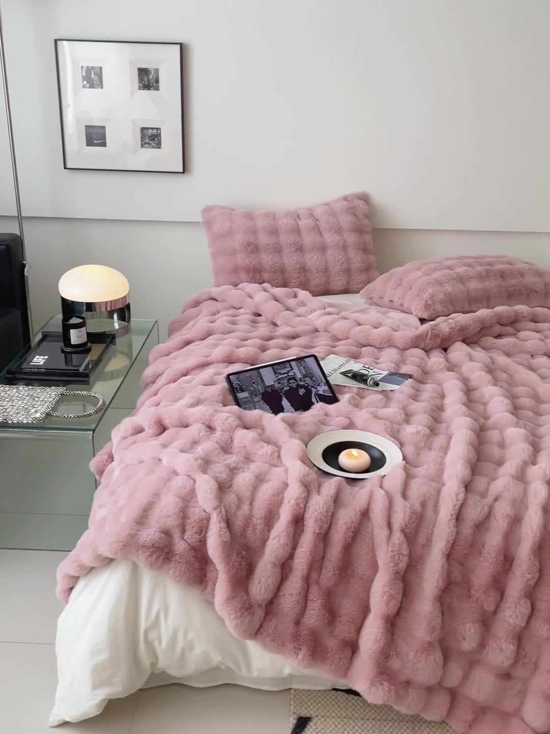 91家纺网 家纺一手货源 找家纺 潘朵拉 2023新款550g兔兔绒被套毯 兔兔绒被套毯豆沙