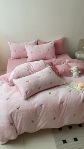 91家纺网 家纺一手货源 找家纺 蜜柚 2024新款兔毛绒牛奶绒小清新绣花套件 蝴蝶结