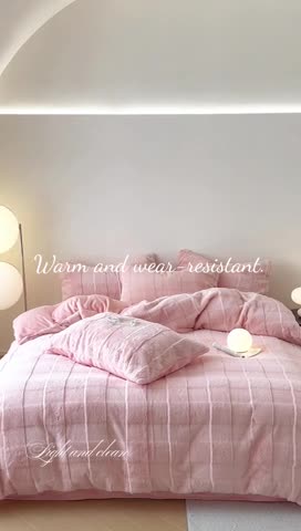 91家纺网 家纺一手货源 找家纺 沐棉 2023新款秋冬加厚保暖兔毛绒牛奶绒四件套 方格-粉