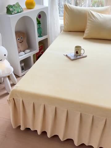 91家纺网 家纺一手货源 找家纺 极梦家纺（支持定制） 2025新款纯色高克重韩版牛奶绒单床裙三件套 牛奶黄