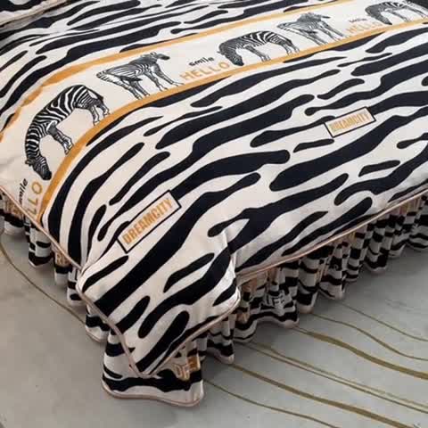 91家纺网 家纺一手货源 找家纺 金柚子 2024新款加厚牛奶绒四件套 时尚斑马