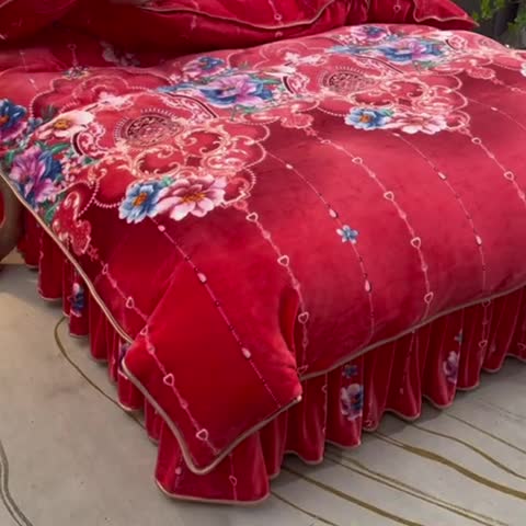 91家纺网 家纺一手货源 找家纺 金柚子 2024新款加厚牛奶绒四件套 卷珠帘