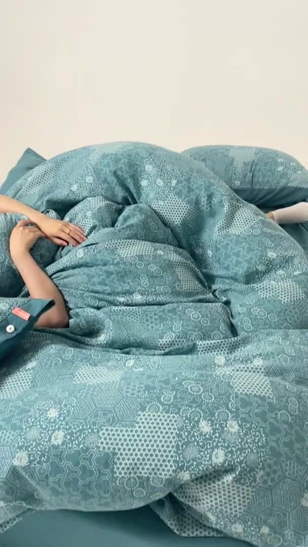 91家纺网 家纺一手货源 找家纺 安莱生活 2023简约花妍缤纷拼边四件套图1 缤纷花妍灰绿