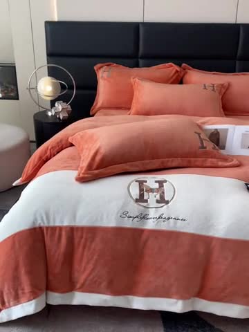 91家纺网 家纺一手货源 找家纺 230克牛奶绒拼接刺绣四件套艾琳系列大牌刺绣四件套 暖橘