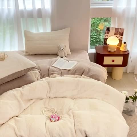 91家纺网 家纺一手货源 找家纺 金爱家 2023新款全消光牛奶绒A类纯色獭兔毛绒立体牛奶绒四件套 兔毛竖条咖