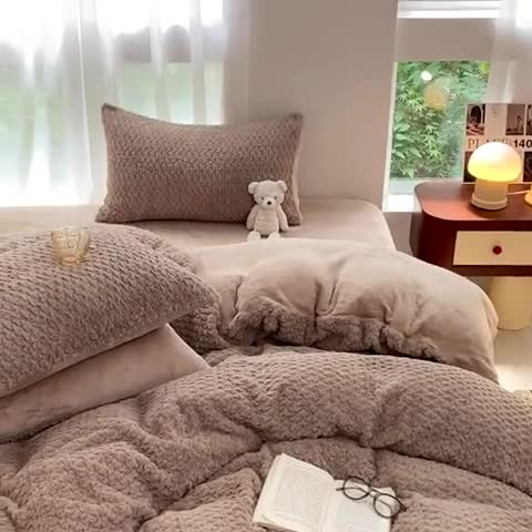 91家纺网 家纺一手货源 找家纺 金爱家 2023新款全消光牛奶绒A类纯色獭兔毛绒立体牛奶绒四件套 兔毛银杏咖