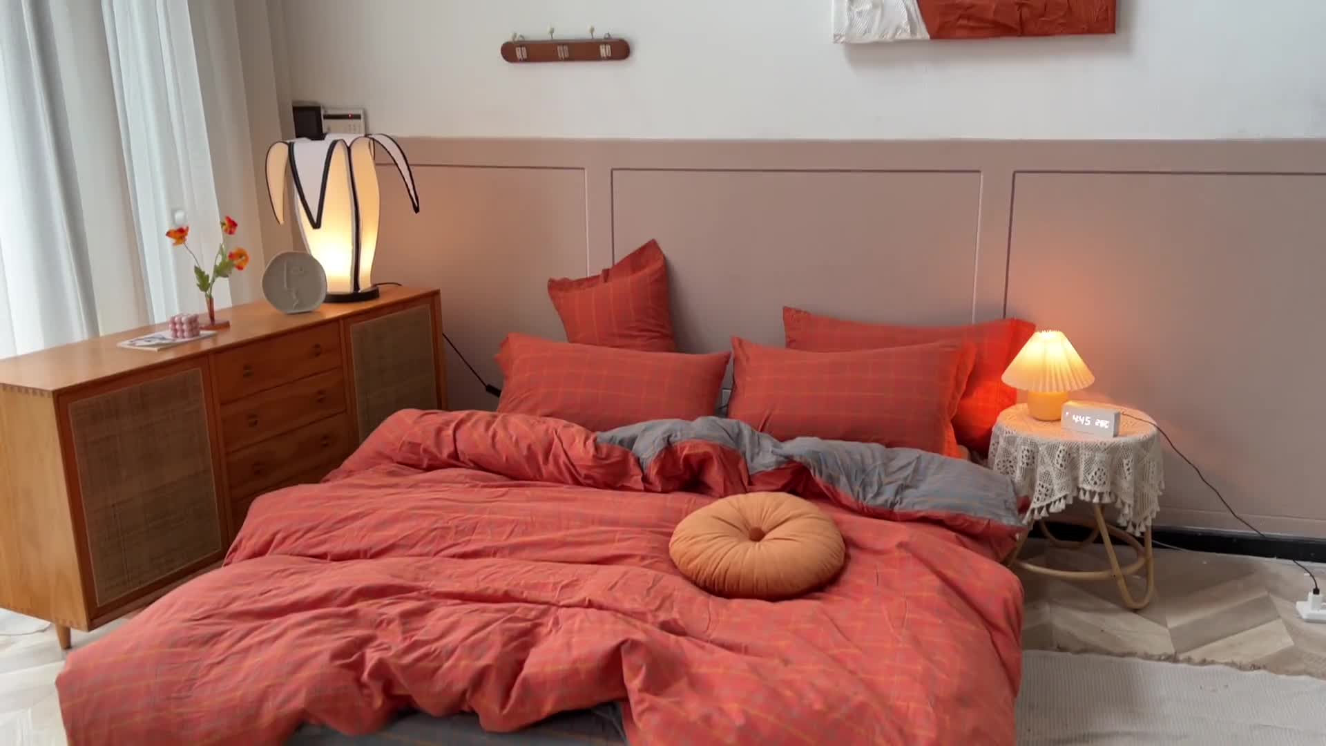 91家纺网 家纺一手货源 找家纺 价格下调三沁纯棉全棉色织水洗棉简约格子式四件套床单圆角荷叶边朵拉-桔灰