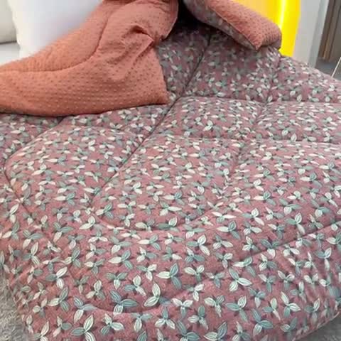 91家纺网 家纺一手货源 找家纺 苏迪 2025新款水洗纱豆豆被子保暖被芯加厚冬被 豆豆被-一叶知秋