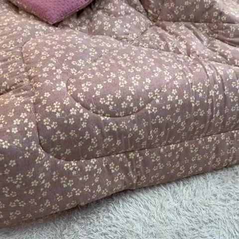 91家纺网 家纺一手货源 找家纺 苏迪 2025新款水洗纱豆豆被子保暖被芯加厚冬被 豆豆被-夜雨花梦