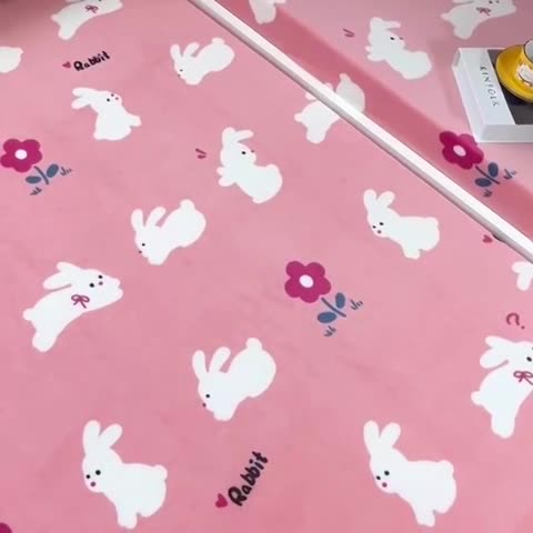 91家纺网 家纺一手货源 找家纺 小虾米 2023新款上下床加厚牛奶绒床笠 欢乐兔