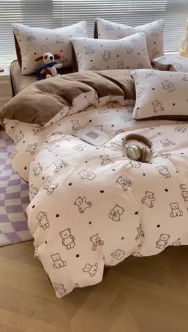 91家纺网 家纺一手货源 找家纺 梦柏家纺 2023新款高克重牛奶绒印花四件套 可爱熊