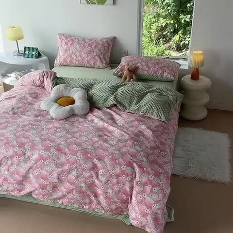 91家纺网 家纺一手货源 找家纺 怡家居 2023新款秋冬棉加豆豆绒印花四件套 草莓熊