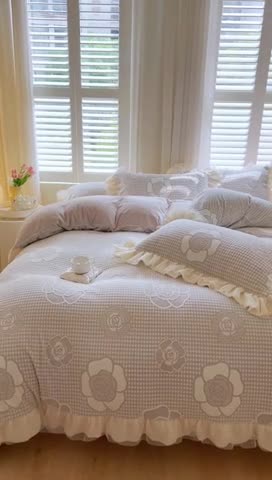 91家纺网 家纺一手货源 找家纺 麒豆豆 2023新款立体花边雕花牛奶绒四件套直播爆款 倾心花语-紫灰