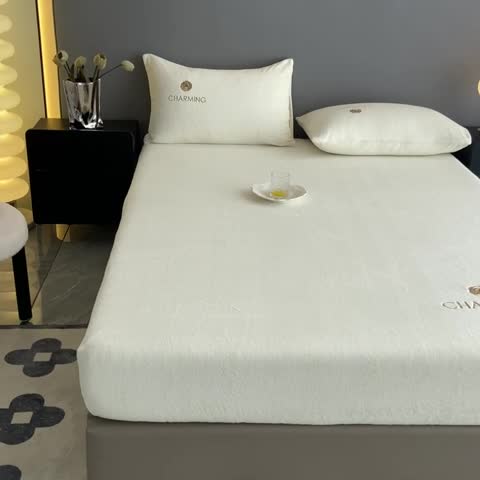 91家纺网 家纺一手货源 找家纺 古吉梦 2023新款牛奶绒刺绣床笠-琳达 琳达-奶芋色