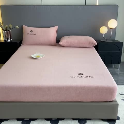 91家纺网 家纺一手货源 找家纺 古吉梦 2023新款牛奶绒刺绣床笠-琳达 琳达-可可粉