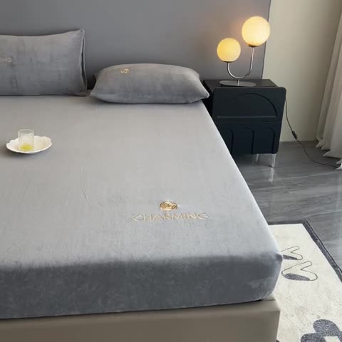 91家纺网 家纺一手货源 找家纺 （总）古吉梦 2023新款牛奶绒刺绣床笠-琳达