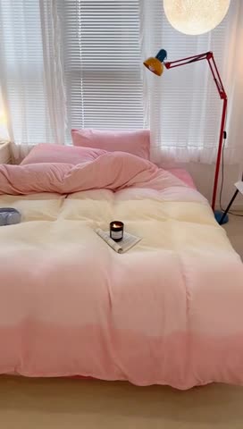 91家纺网 家纺一手货源 找家纺 昔可家纺 2023新款柔软亲肤晕染牛奶绒四件套 粉雾少女