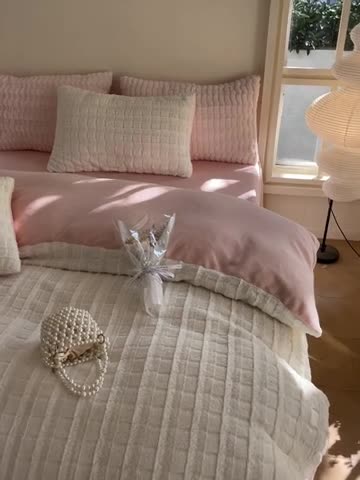 91家纺网 家纺一手货源 找家纺 安哆啦加厚9斤獭兔毛绒兔兔绒剪花牛奶绒四件套纯色双拼系列 奶白粉