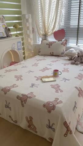 91家纺网 家纺一手货源 找家纺 安哆啦 2024新款高克重小清新牛奶绒单床单 玩具熊