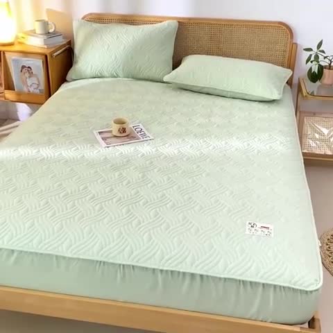 91家纺网 家纺一手货源 找家纺 X猫先生2024新款A类原棉本色大豆纤维夹棉床垫三件套 简爱-飘逸绿