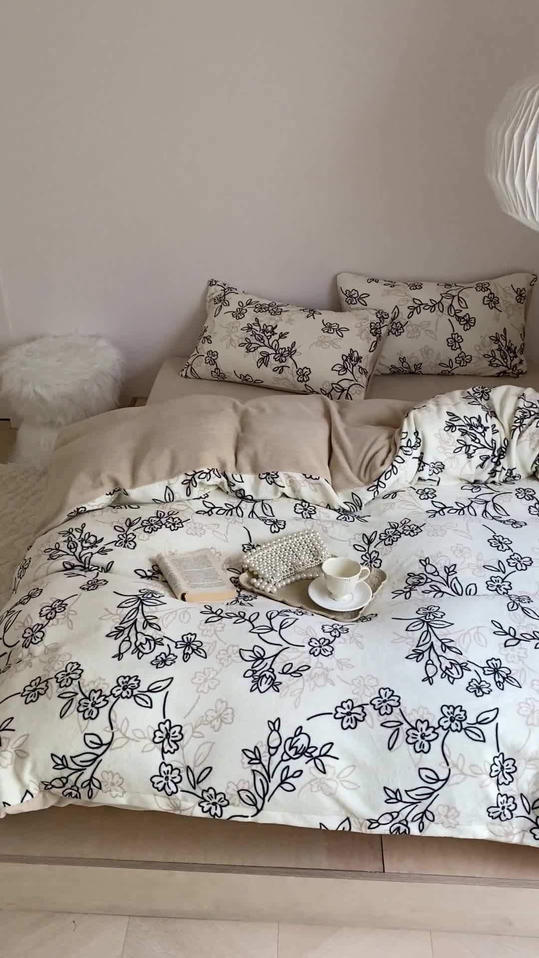91家纺网 家纺一手货源 找家纺 时光里 2023新款230g半消光印花牛奶绒四件套 花卉款-繁花
