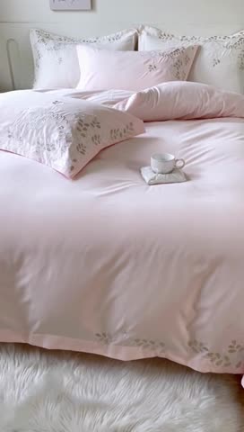 91家纺网 家纺一手货源 找家纺 布可 2025秋冬新款云朵棉轻奢精密刺绣四件套-月影 月影-樱花粉