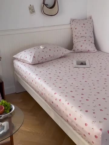 91家纺网 家纺一手货源 找家纺 洋铭区 2023新款全棉单品床笠兔子草莓