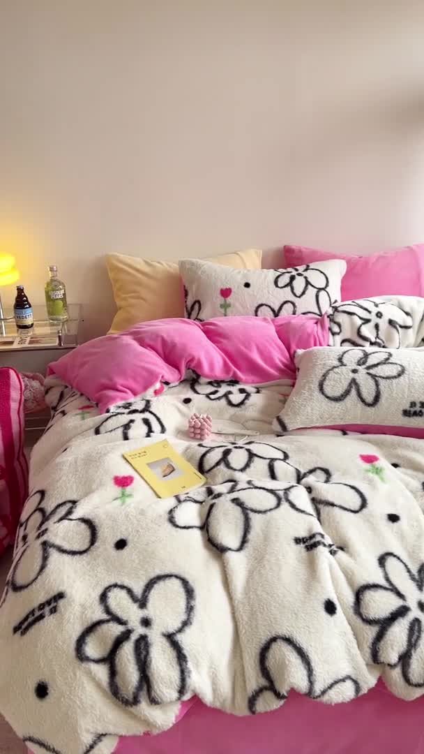 91家纺网 家纺一手货源 找家纺 柚子家纺 2023新款高克重舒适保暖兔绒印花四件套 简笔花