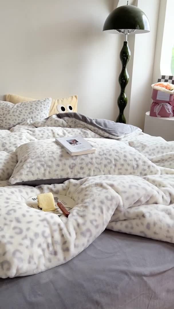 91家纺网 家纺一手货源 找家纺 柚子家纺 2023新款高克重舒适保暖兔绒印花四件套 豹纹