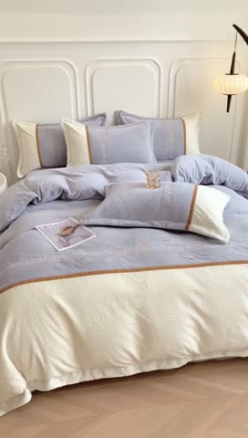 91家纺网 家纺一手货源 找家纺 芯贝儿 2024新款轻奢简约绣花加厚牛奶绒保暖四件套 山茶花--星黛紫