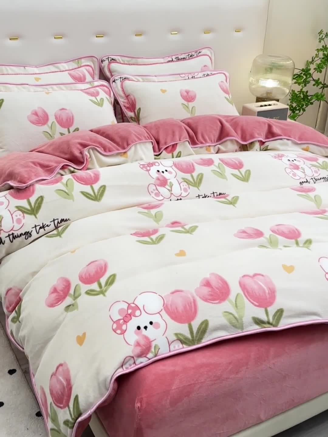 91家纺网 家纺一手货源 找家纺 新款A类8.5到9斤印花牛奶绒金貂绒床裙款保暖绒四件套 花间兔-床笠款