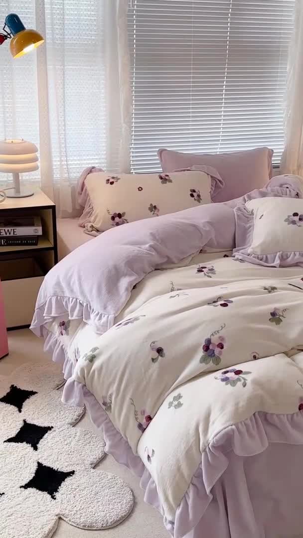 91家纺网 家纺一手货源 找家纺 昔可 2023新款韩系ins花边款牛奶绒四件套 紫色葡萄