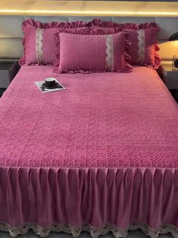 91家纺网 家纺一手货源 找家纺 忘忧草 2023新款安娜系列婴儿绒夹棉浪漫花边床裙 安娜-豆沙色