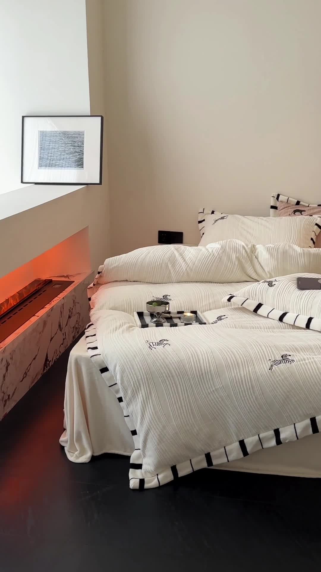 91家纺网 家纺一手货源 找家纺 安莱生活 2023年新品专版撞色宽边刺绣牛奶绒230克四件套-野柔系列 野柔斑马